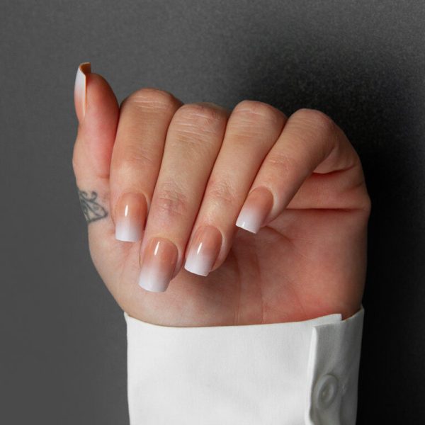 BABYBOOMER GEL TIPS SQUARE NUDE MY NAIL BOX 1080 HAND 768x768 (1)